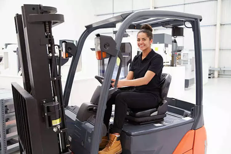What Does It Take To Be a Forklift Operator in Canada