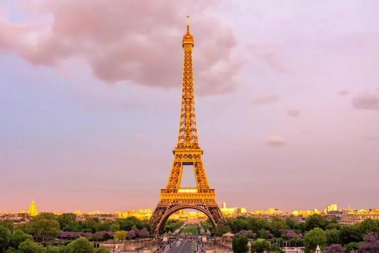 Top Attractions in France That International Students Should Visit e1644987570189