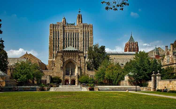Scholarships and Acceptance Rate in Yale University for International Students
