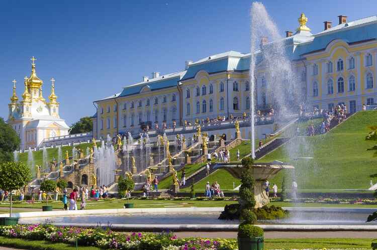 5 Must See Tourist Attractions in St. Petersburg
